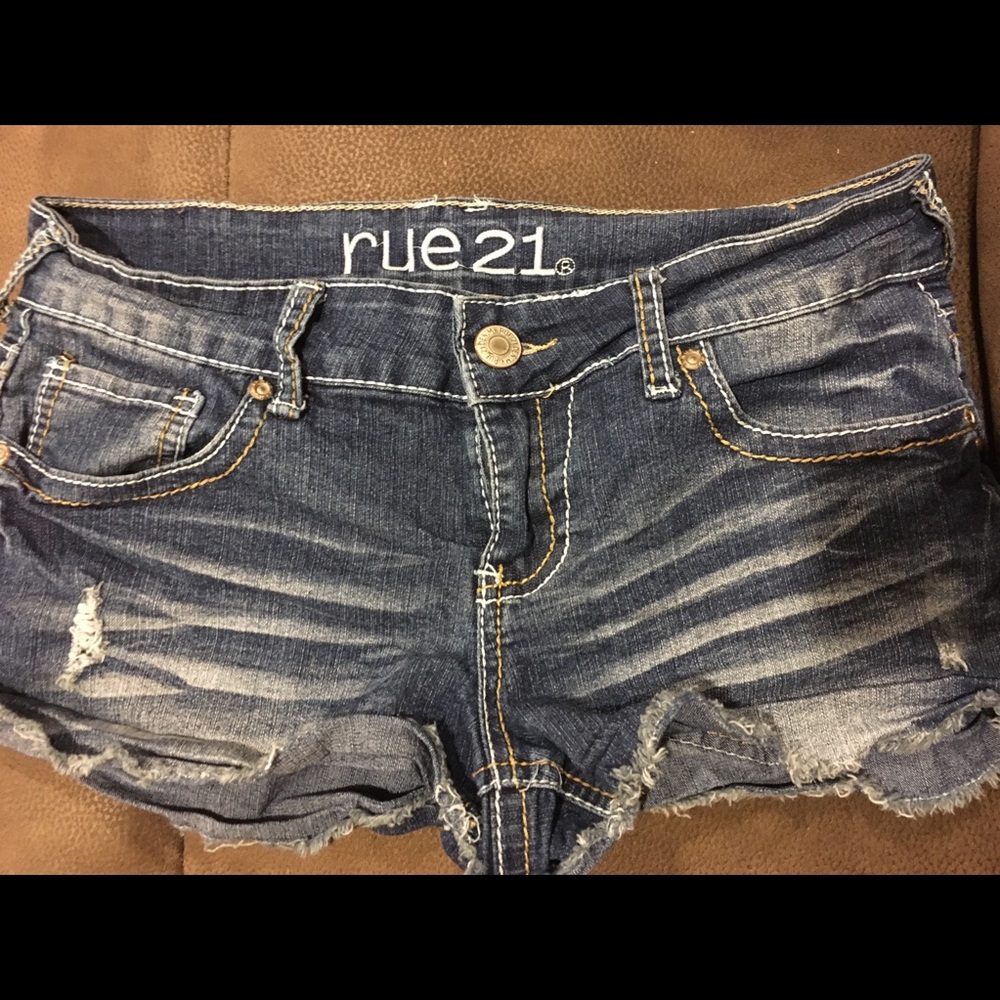 Shorts - Picture 2 of 2